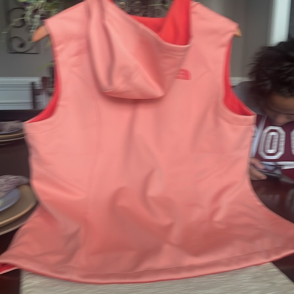 North face - Picture 4 of 4